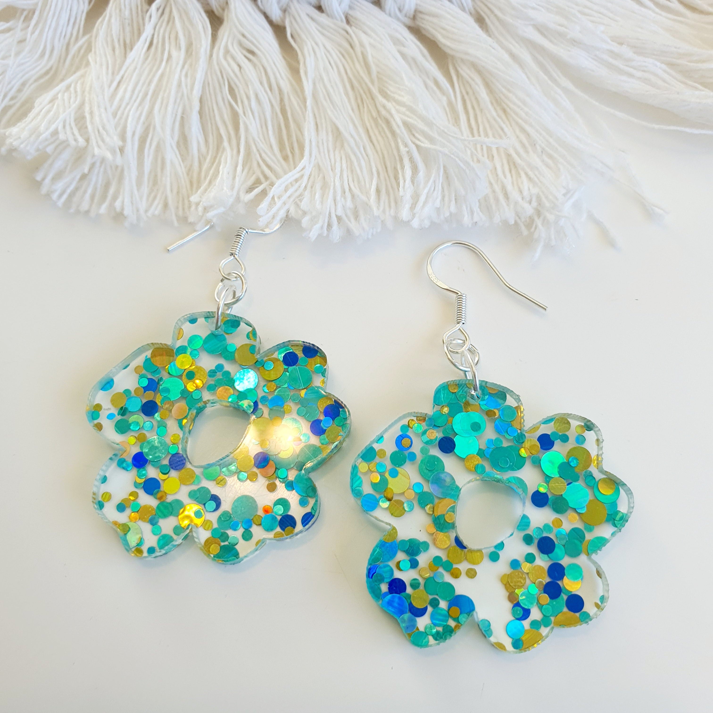 Indie deals flower earrings