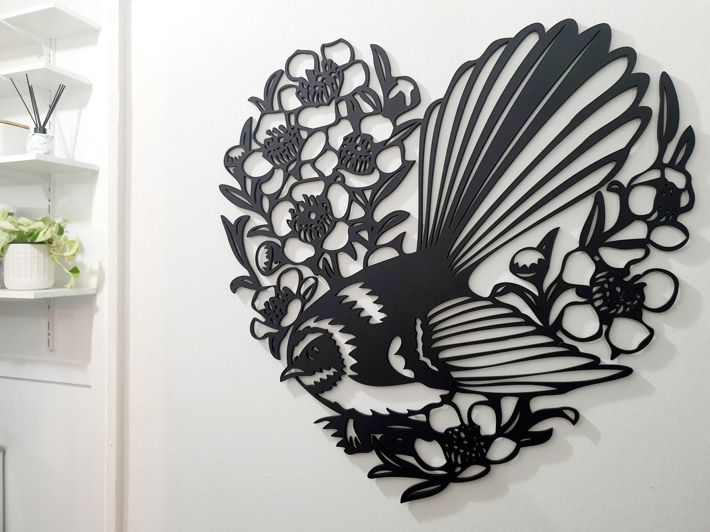 Fantail Heart Wall Décor