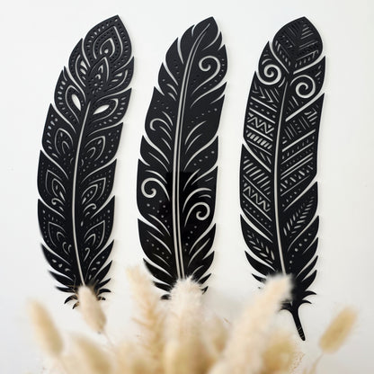 Detailed Huia Feather Trio