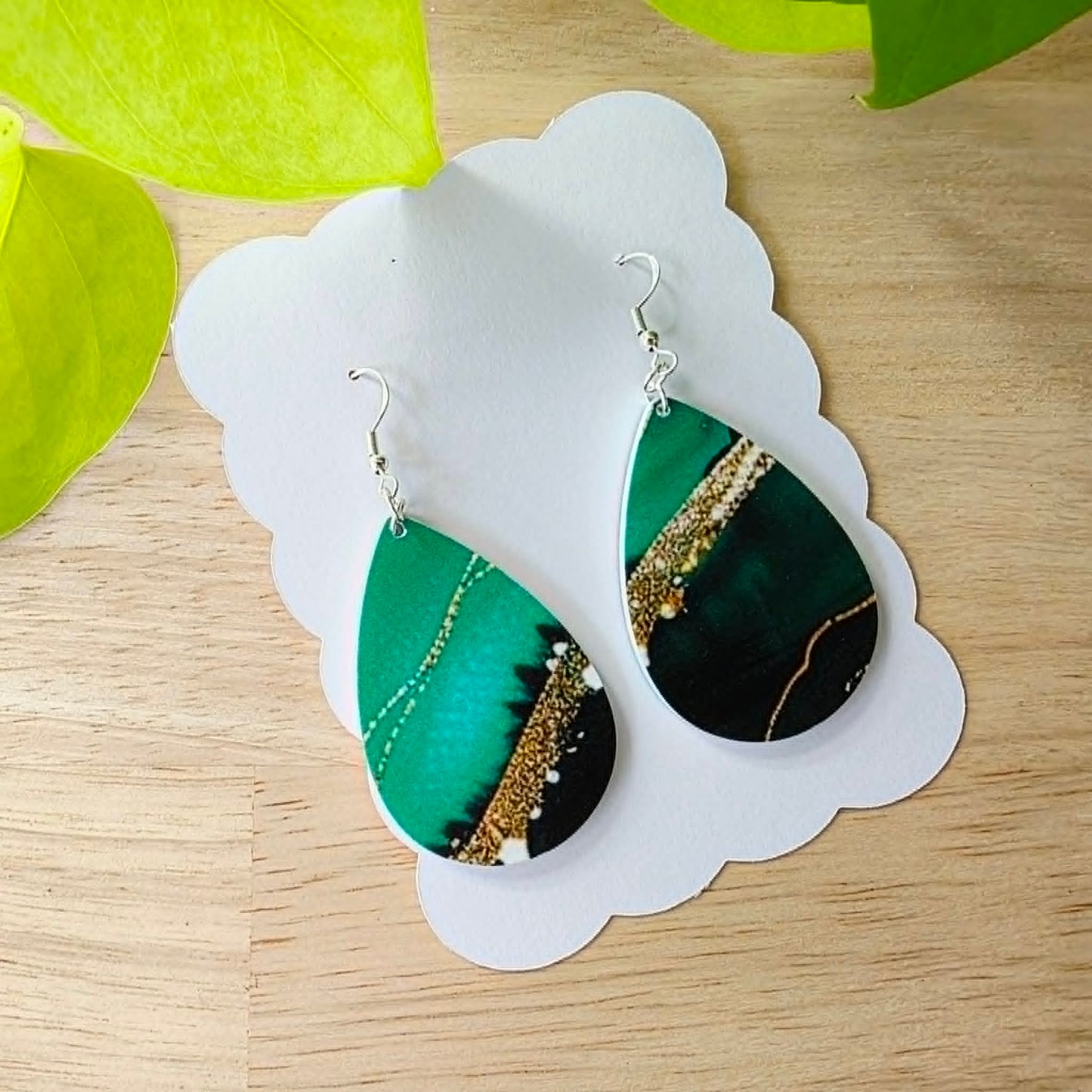 Solid Teardrop Pattern Earrings