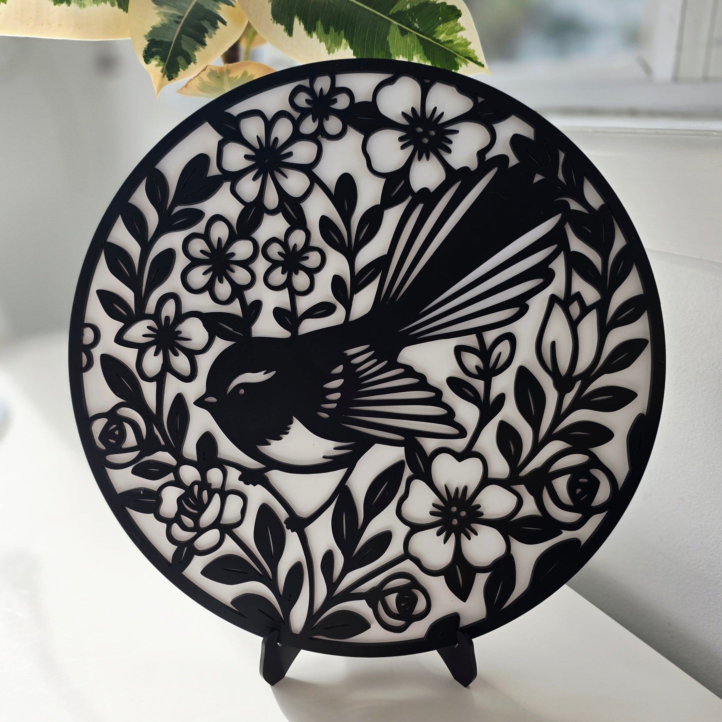 Floral Fantail Round Whimsic 