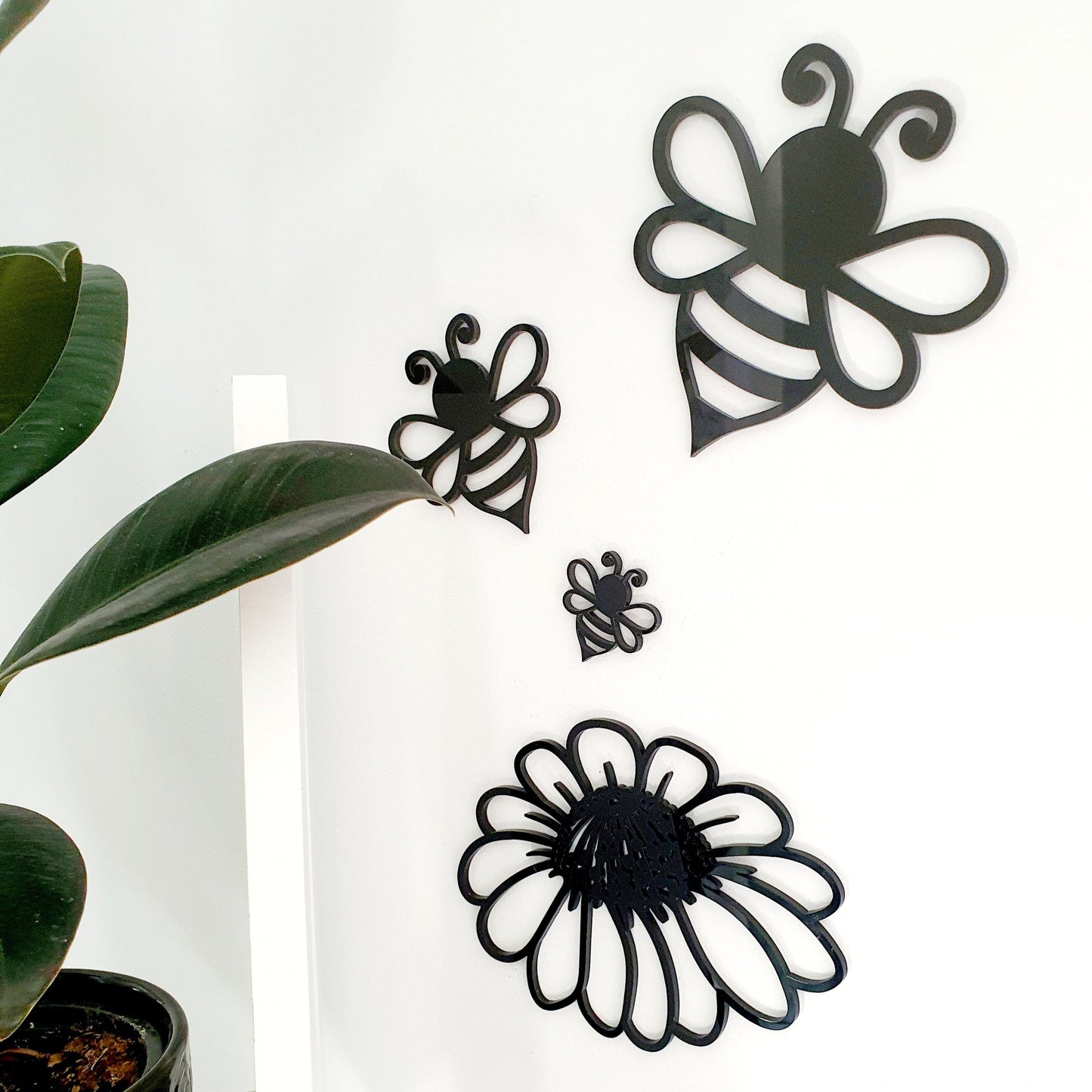 Mini Bees & Daisy Set Wall Decor Whimsic 
