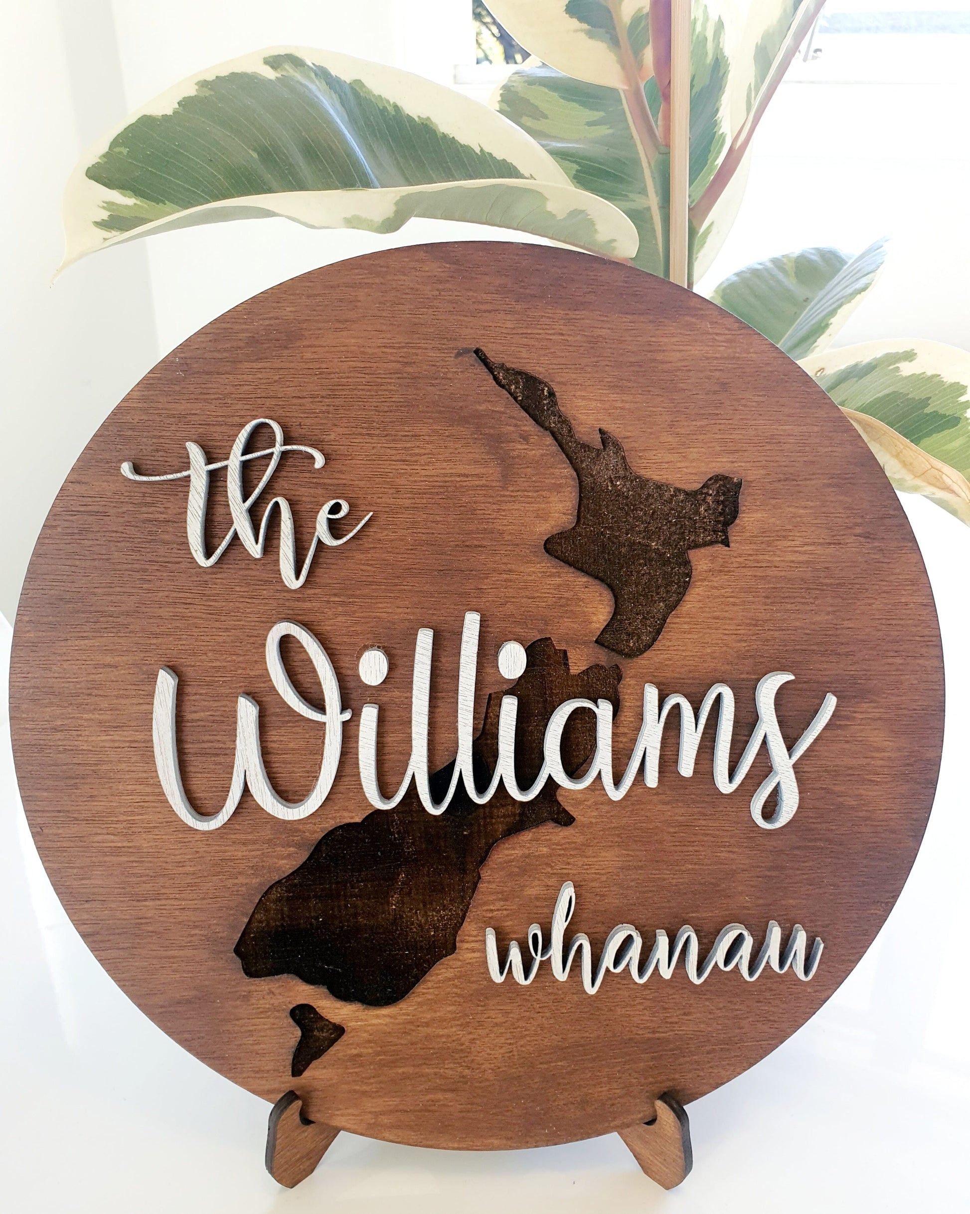 NZ Family Name Round Whimsic 